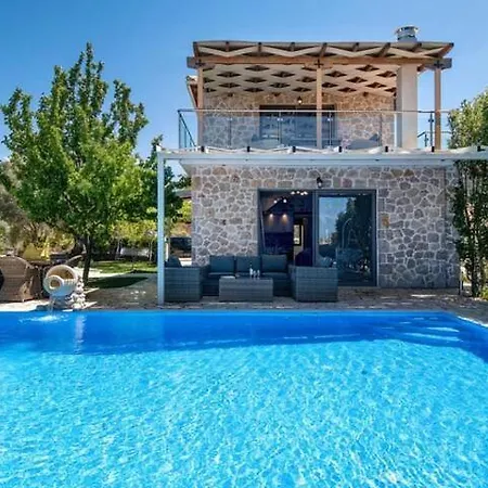 Mit Pool Fuer 4 Personen Und 2 Casa vacanze *
