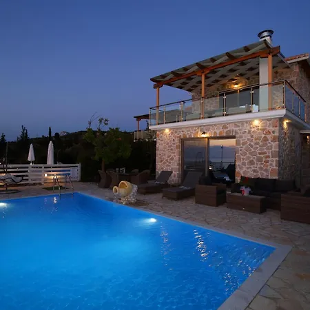 Mit Pool Fuer 4 Personen Und 2 Casa vacanze Tsoukaládhes