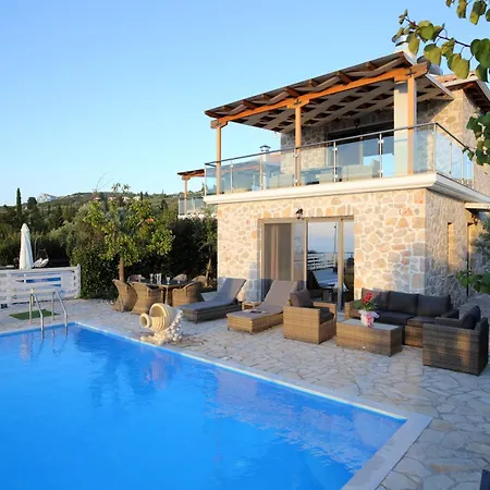 Mit Pool Fuer 4 Personen Und 2 Casa vacanze Tsoukaládhes